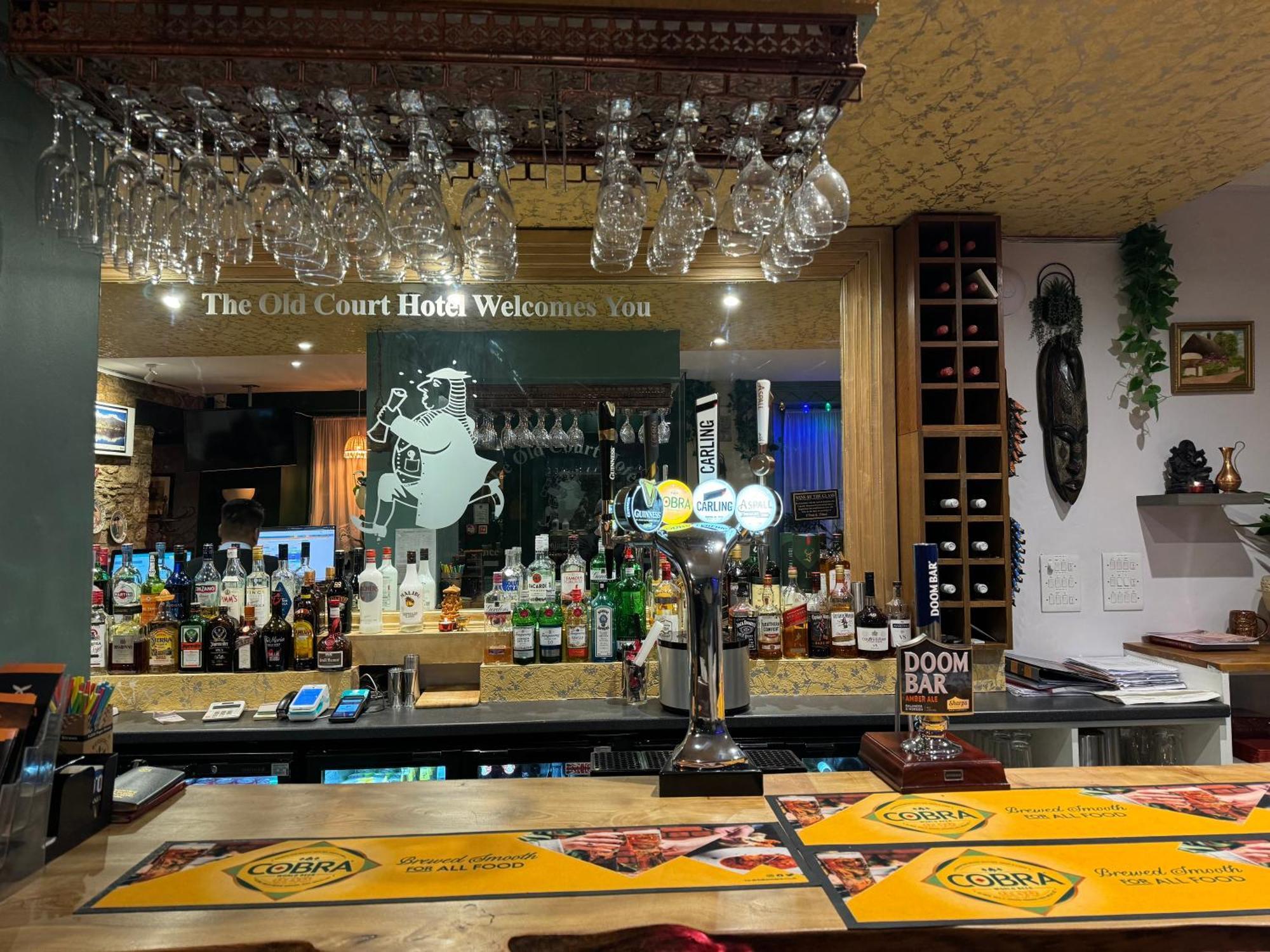 The Old Court Hotel Witney Exteriér fotografie